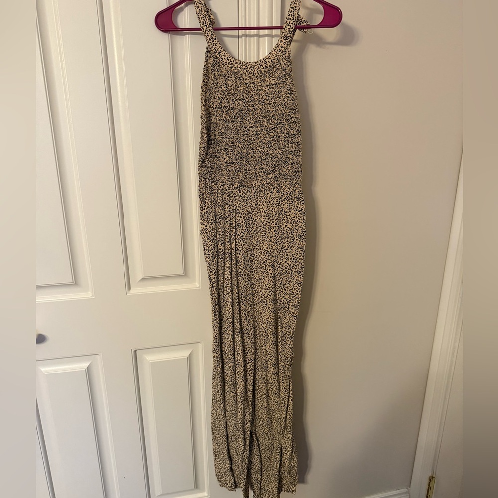 Beige Sleeveless jumpsuit